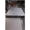 Image 1 : MATELAS KING KINGSDOWN 76"x79"x13"-IMPARFAIT