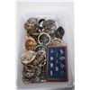 Image 1 : Large tray lot of vintage and collectible jewellery including rings, bracelets, bangles, lapel pins,