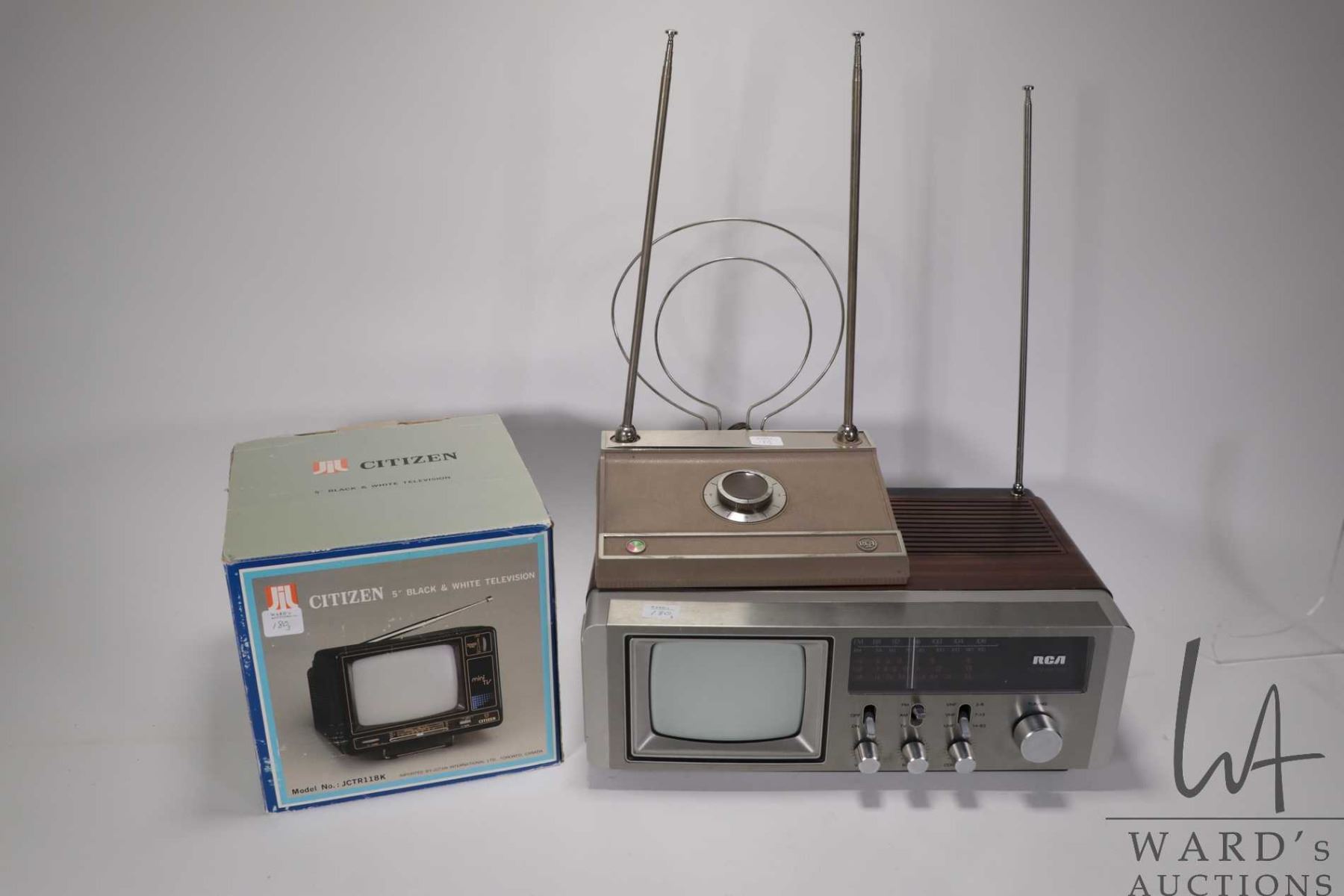 RCA AC-DC battery table top radio/ television, model CXR 054W, 5 ...