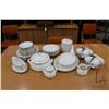 Image 1 : Set of Royal Doulton Vogue porcelain dinnerware "Fascination TC1155" including eight each of 10 1/2"
