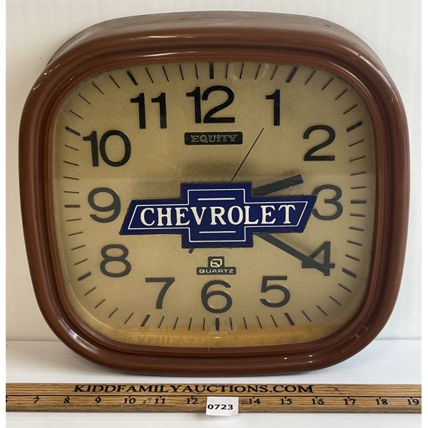CHEVROLET BATTERY OP WALL HANGING CLOCK