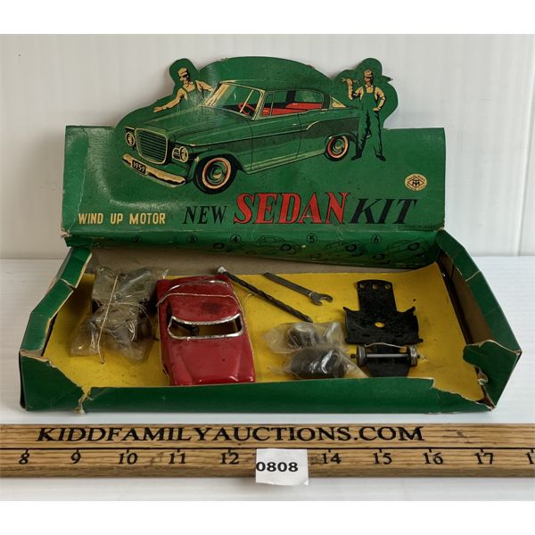 MODERN TOYS - WIND UP MOTOR SEDAN KIT