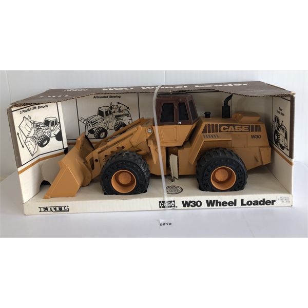ERTL CASE DIECAST W30 WHEEL LOADER - 1:16 SCALE