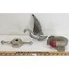 Image 4 : LOT OF 3 - SWAN HOOD ORNAMENT, RAD CAP & SIGNAL LIGHTS