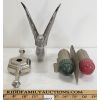 Image 5 : LOT OF 3 - SWAN HOOD ORNAMENT, RAD CAP & SIGNAL LIGHTS