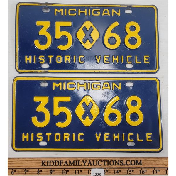 PAIR OF MICHIGAN HISTORIC VEHICLE LICENCE PLATES 