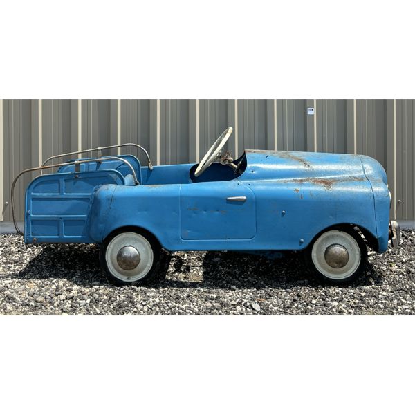 UNKNOWN METAL PEDAL CAR 