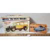 Image 1 : LOT OF 2 - MONOGRAM '30 FORD WOODY & '32 FORD 'B' MODEL KITS