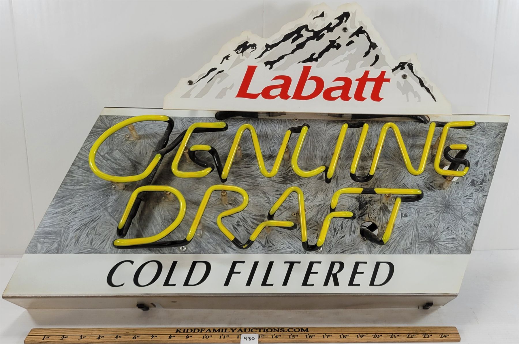 LABATT GENUINE DRAFT NEON LIGHT UP SIGN