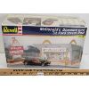 Image 1 : REVELL MCDONALD'S DIORAMA MODEL KIT - 1:24 SCALE