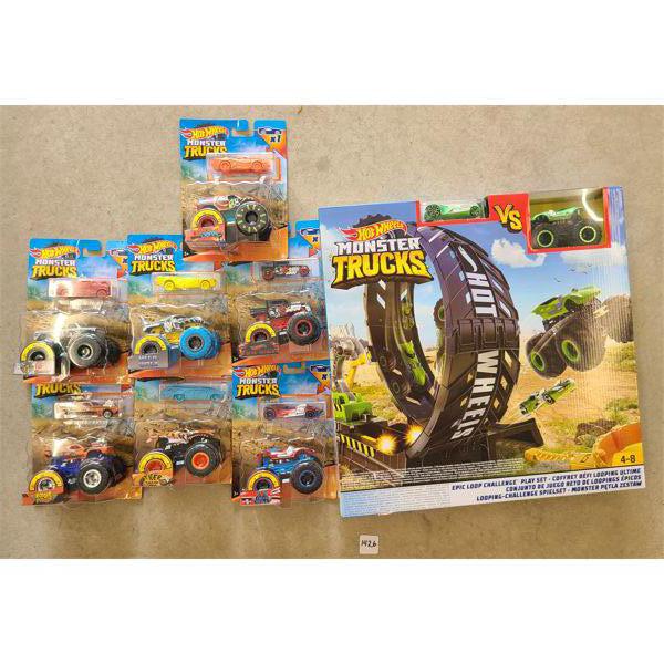 LOT OF 8 - HOTWHEELS - INCL CARS, RAMP, ETC 