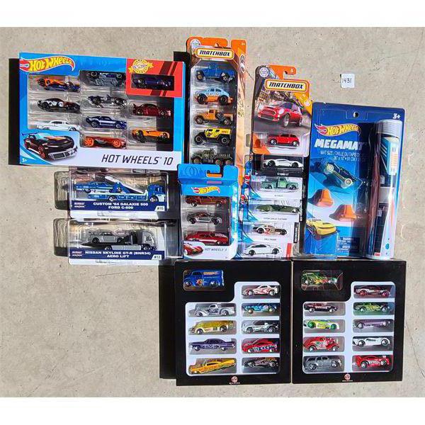 LOT OF 13 - HOTWHEELS - INCL '03 MINI COOPER S, '17 FORD GT, ETC
