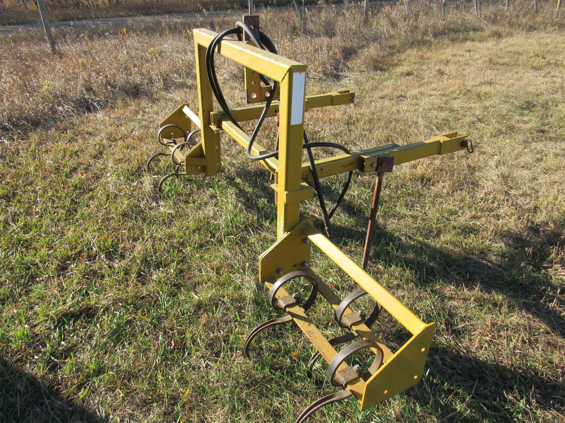 3PT Hitch Spring Tooth with Track Leveller