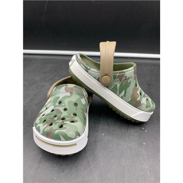Camouflage Crocs Kids (size 4/5)