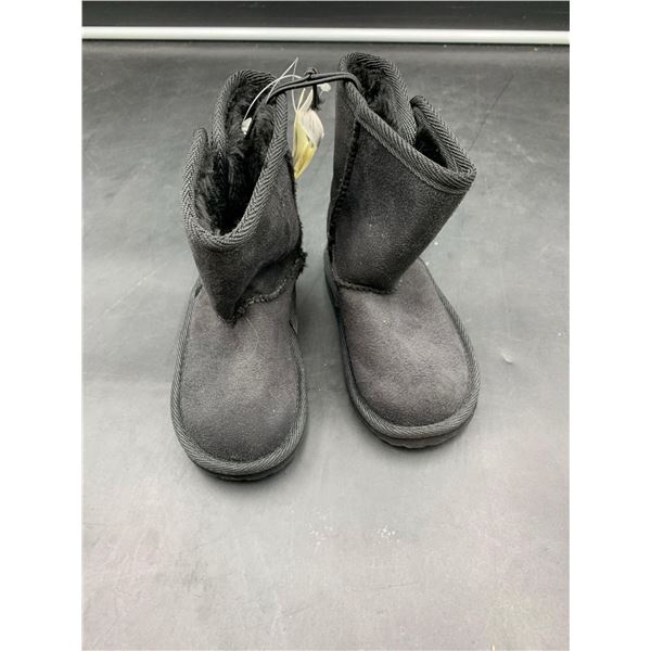 Girls Boots (size 7)