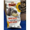 Image 2 : Krispy Kernels Super Salted Sunflower Seeds (17 x 45g)