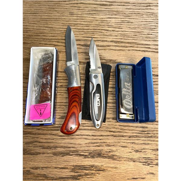 ESTATE ITEM: Lot of 3 folding pocket Knives and Delta Blues Harmonica with case