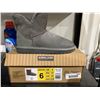 Image 1 : KIrkland Signature Grey Size 6 Ladies Boots
