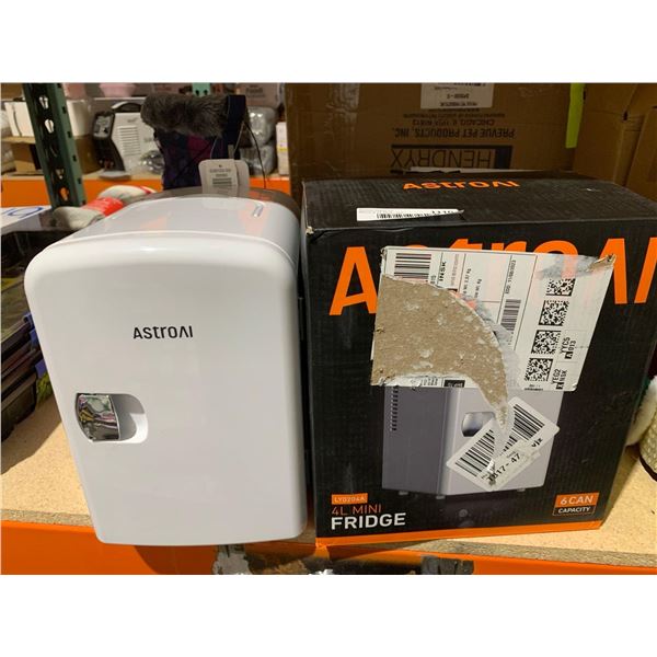 AstroAI Mini Fridge, 4 Liter/6 Can Portable Thermoelectric Cooler Refrigerators