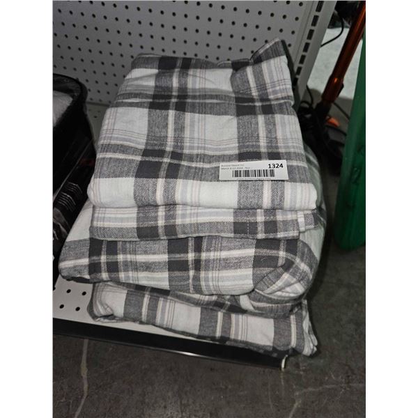 Queen Size Bedsheet Set