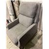 Image 2 : Fabric Pushback Recliner