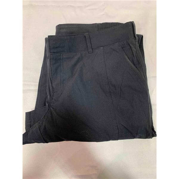 Kirkland Ladies Pants Size 6