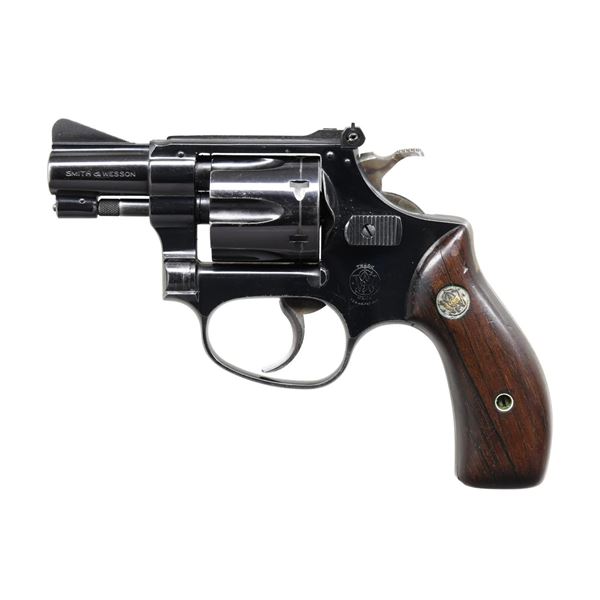 SMITH & WESSON MODEL 34 DA REVOLVER.