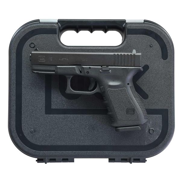 GLOCK 19 SEMI AUTO PISTOL.