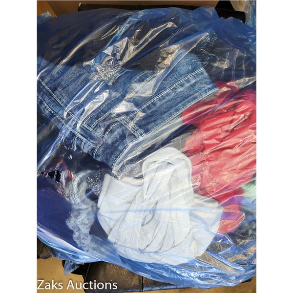 Assortment of Ladies Xs/Sm/Med Clothing