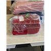 Image 2 : 3 BUNDLES TABLE CLOTHS - PINK 53x70, RED 44x44, AND NAVY 43x43