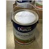 Image 2 : 4 GALLONS OF DULUX LIFEMASTER PEARL PAINT