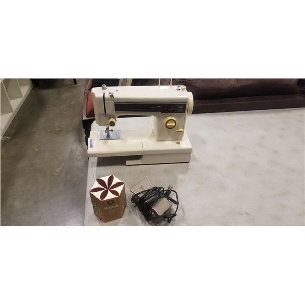 KENMORE SEWING MACHINE WITH PEDAL