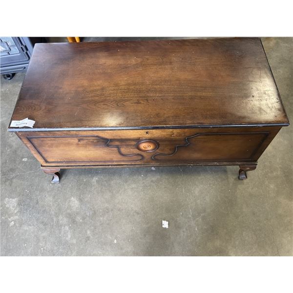 ANTIQUE TRUNK