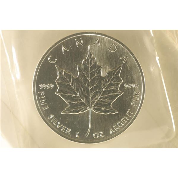 1990 CANADA SILVER $5 MAPLE LEAF IN ORIGINAL ROYAL