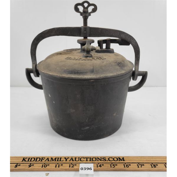 C.H. UMBACH CAST IRON PRESSURE COOKER