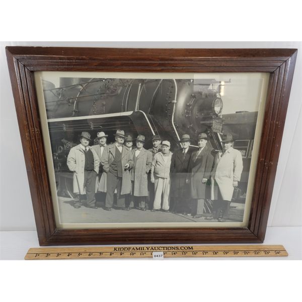 CANADIAN 6215 LOCOMOTIVE - FRAMED PRINT