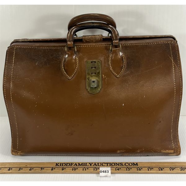 LEATHER DOCTORS BAG