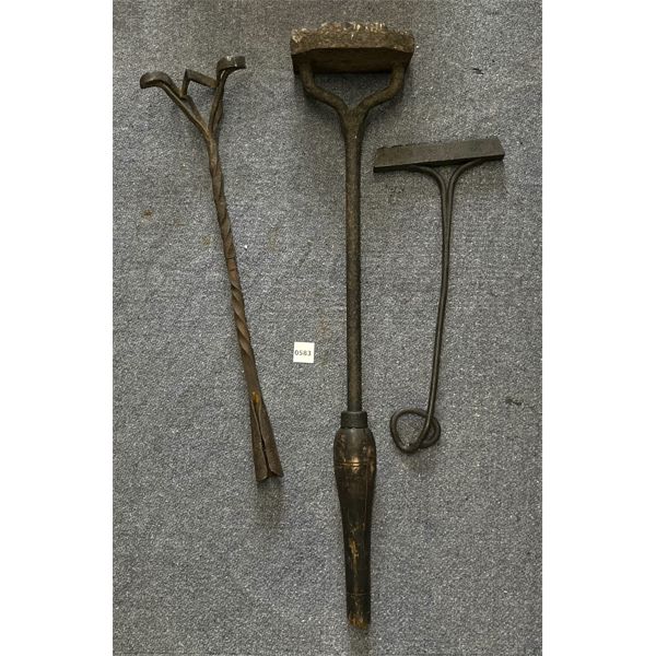 LOT OF 3 - ANTIQUE BRANDING IRONS 