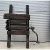 Image 2 : PRIMITIVE HAND CRANK CLOTHES WRINGER 