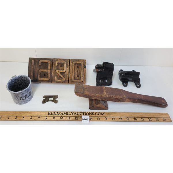 LOT OF 6 - RAILWAY MEMORABILIA - INCL MARKER HOLDER, CNR MUG, ETC