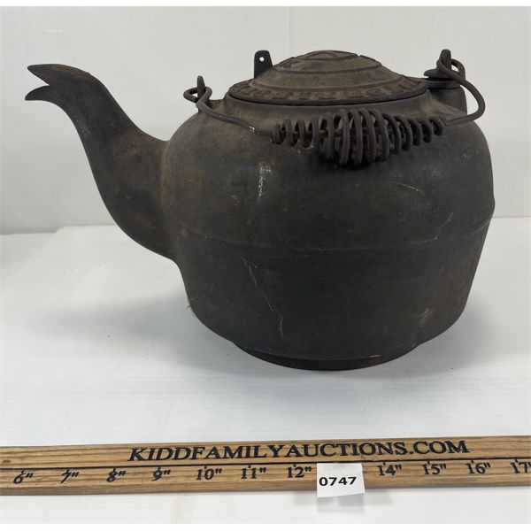 1888 CAST IRON KETTLE - FONDERIE DEPLESSISVILLE