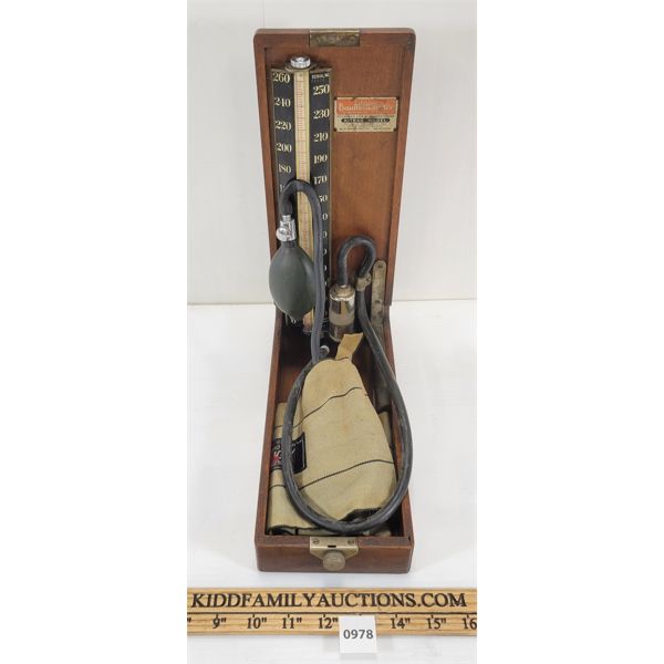 LIFETIME BAUMANOMETER BLOOD PRESSURE KITBAG MODEL