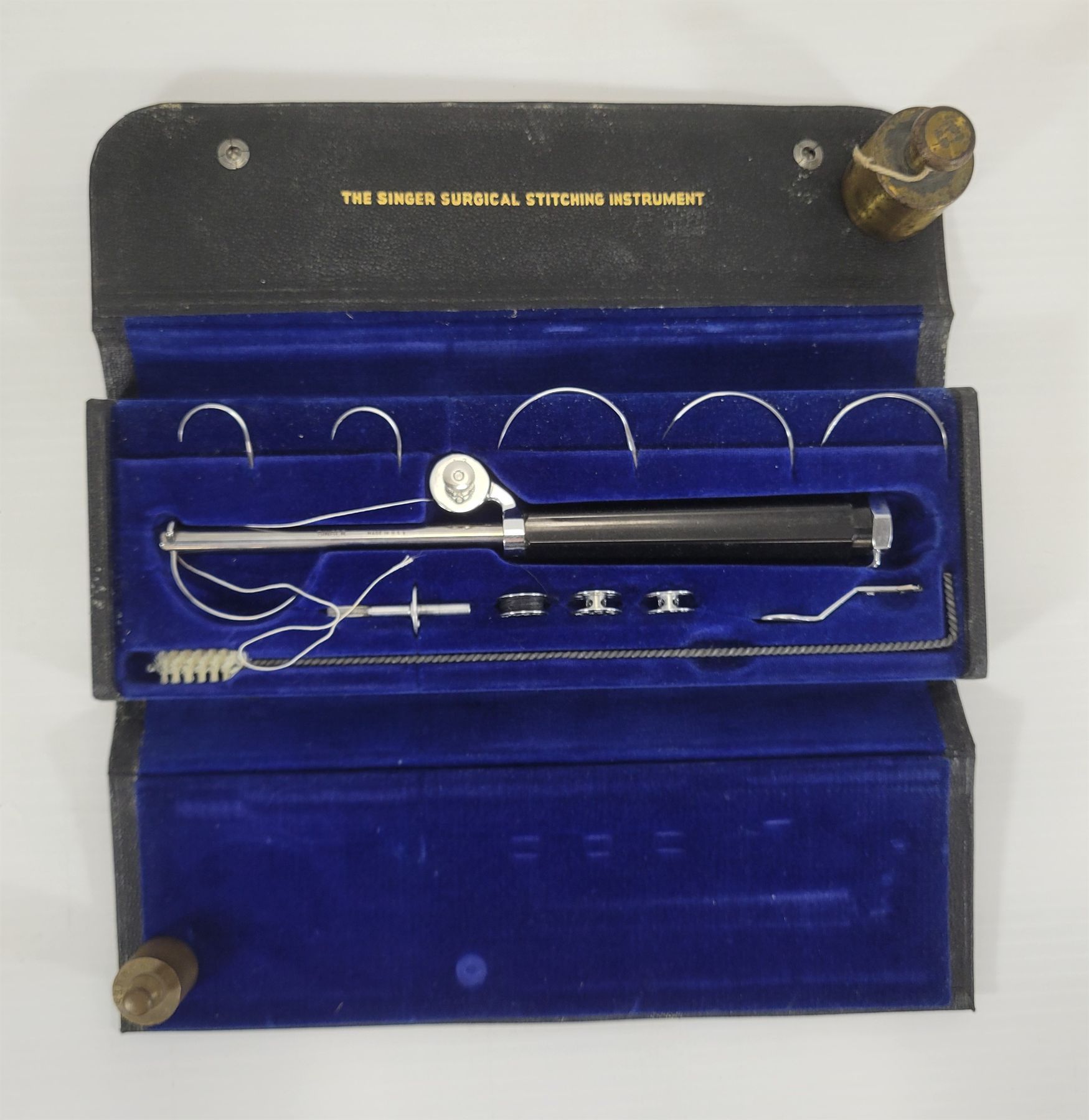 THE SINGER SURGICAL STITCHING INSTRUMENT W/ BOX & CASE - Kidd Family ...
