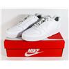 Image 1 : NEAR NEW NIKE SIZE 8 EBERNON LOW SHOES