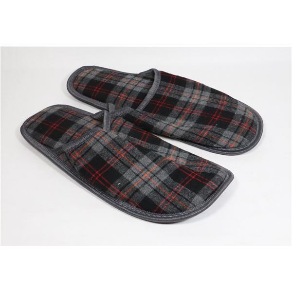 NEW MENS SIZE LARGE SLIPPERS
