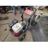 Image 1 : Honda Gas Powered Pressure Washer