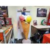 Image 1 : Large ice cream cone and boy statue
