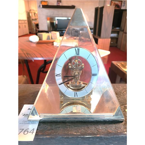 Howard Miller Mantle Clock  Cat A