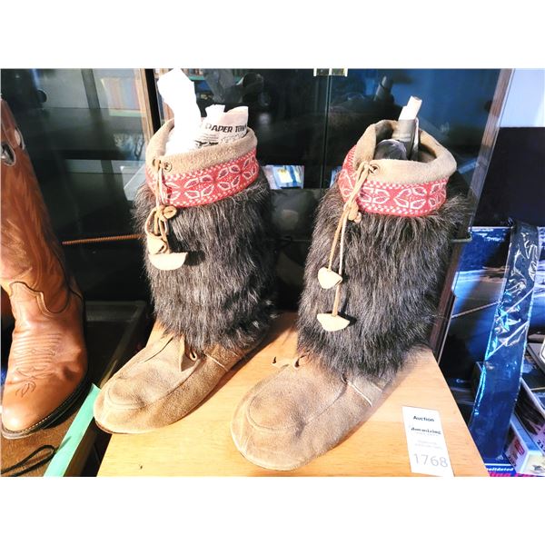 Vintage Troy Burch Mukluks Cat A