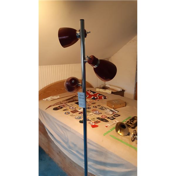 Vintage Pole Lamp Cat B